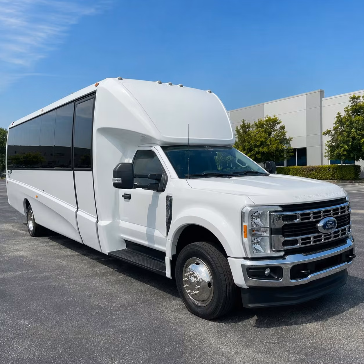 minibus rentals for danbury bridal parties and day of wedding logistics
